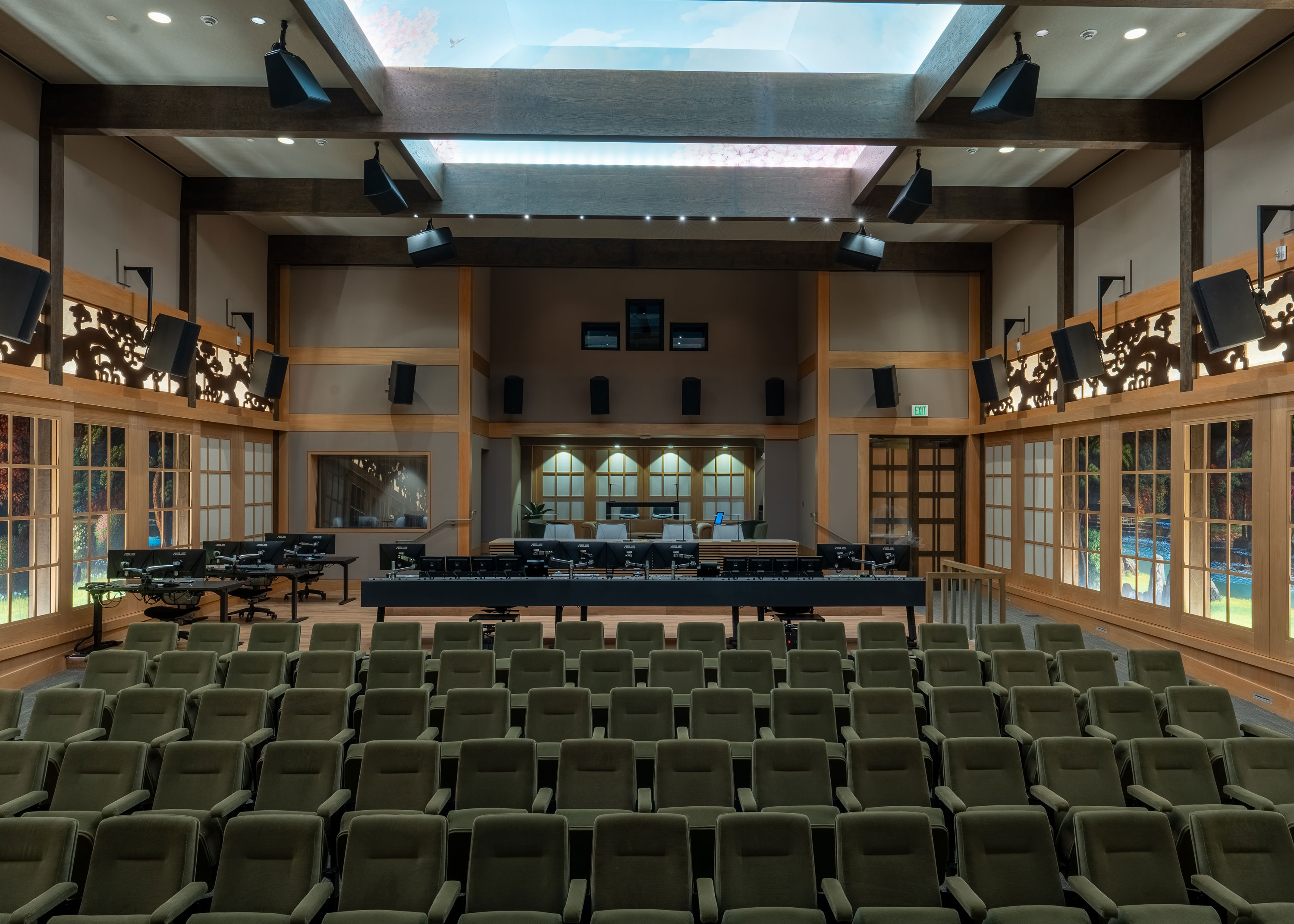 Anthony Quinn Mix Stage