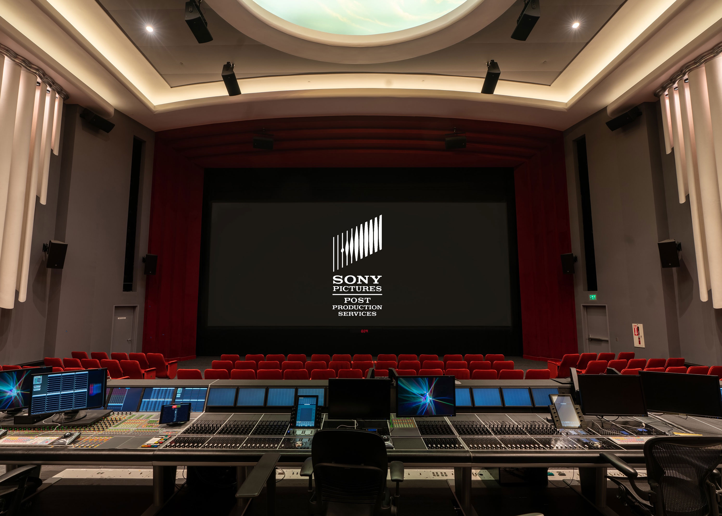 Kim Novak Mix Stage